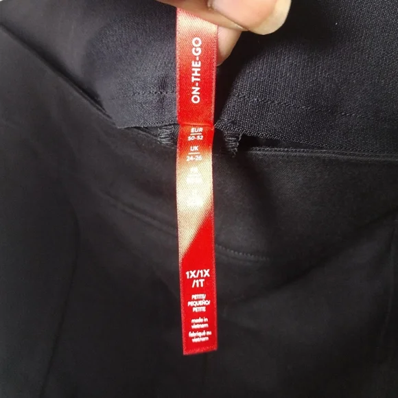 Spanx On The Go Wide Leg Cropped Pants Petite Classic Black NWT - Picture 7 of 10